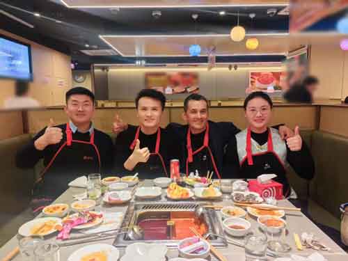 ลูกค้าต่างประเทศเยี่ยมชม Oriental Shimao เสริมสร้างความร่วมมือด้านตัวอย่างอาหาร